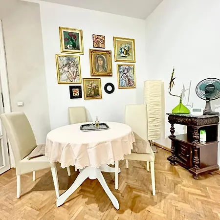 Charming Apartament Center Apartment
