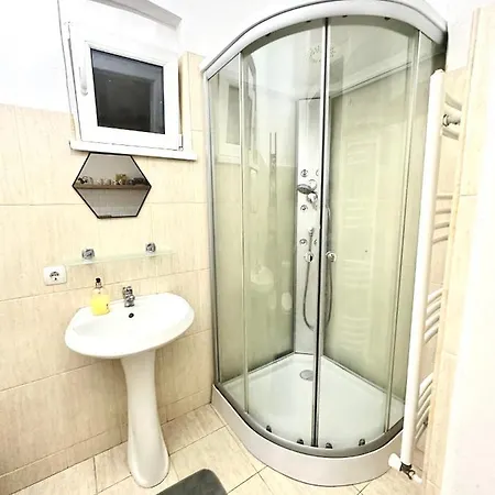 Charming Apartament Center